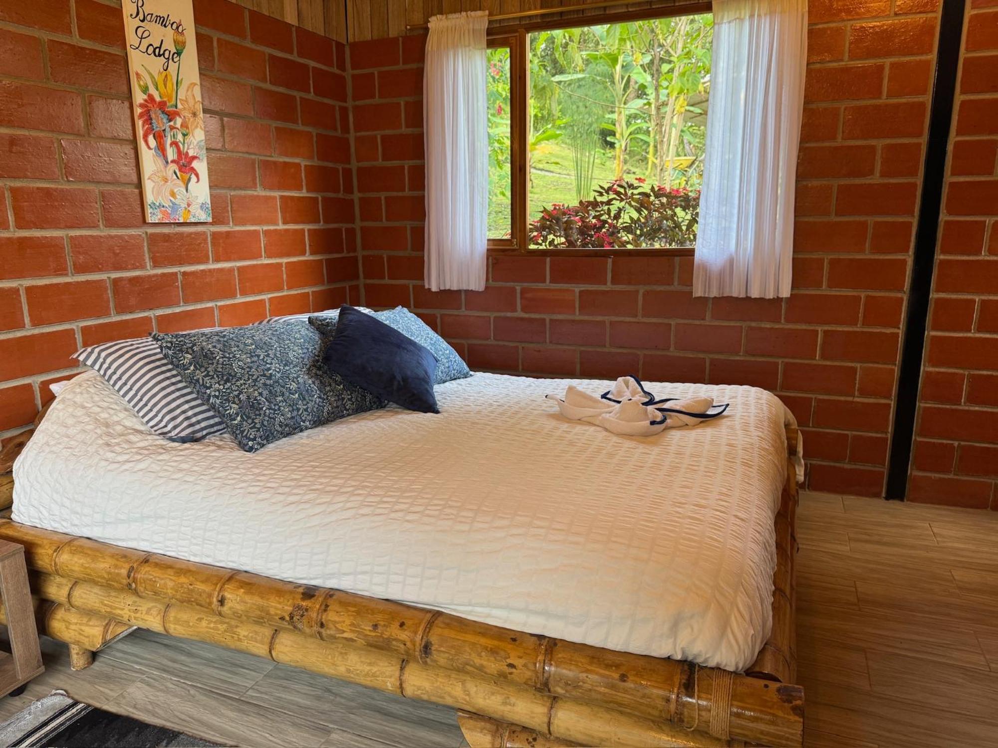 Green Bamboo Lodge San Francisco de Borja Exterior photo